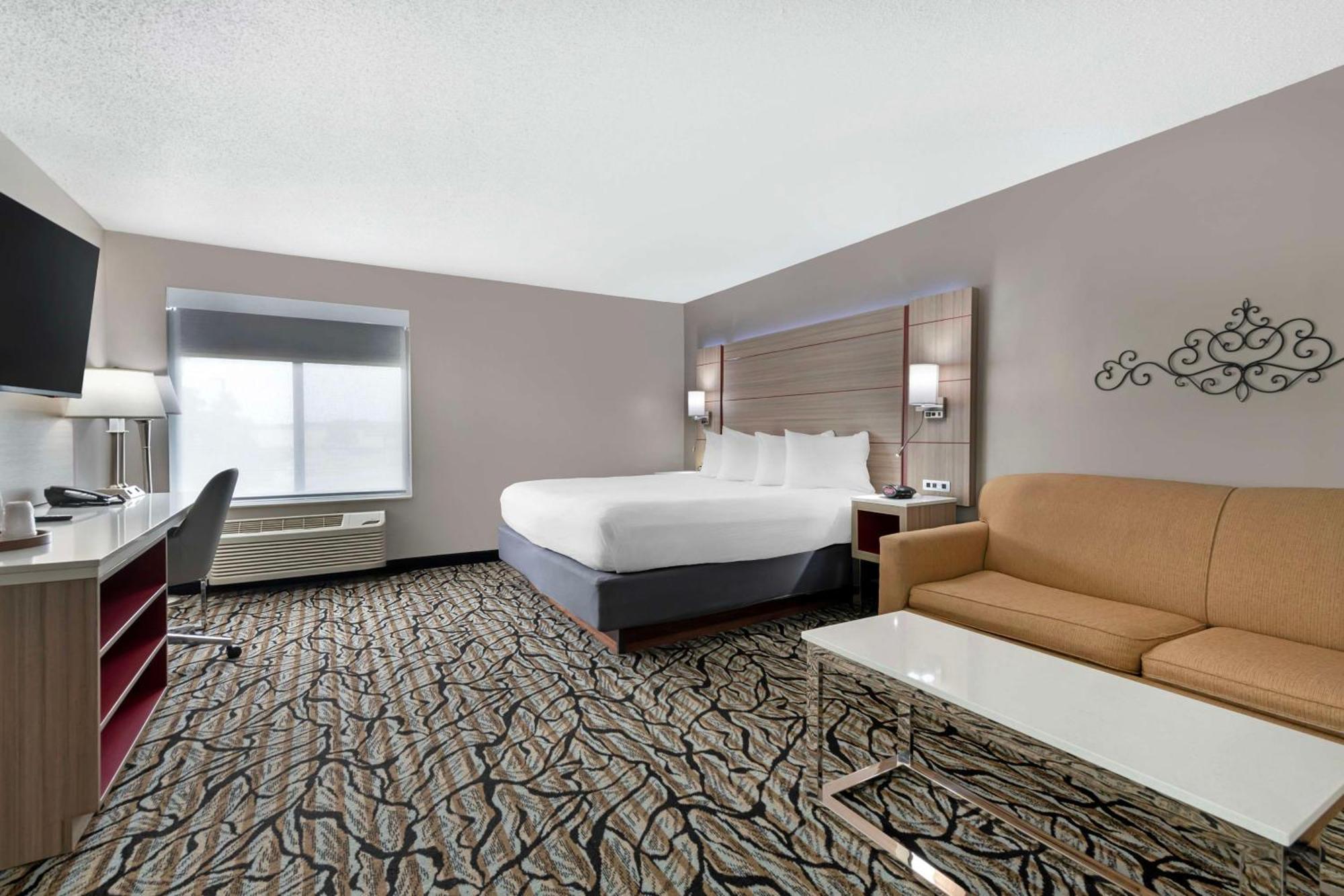 Hotel Best Western Plus I-90/i-35 4*